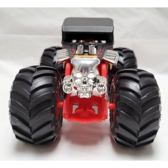 Hot Wheels Monster Truck 1:24 Oversized Die-Cast Bone Shaker Flames Skull - Picture 4 of 6